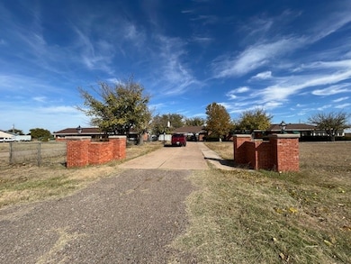 1803 Crowell Hwy, Quanah, TX 79252 - photo 4