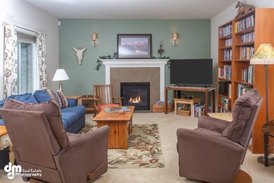 Living Room_DMD_3701-SMALL