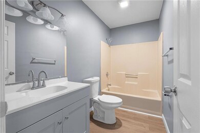 890 Maryland Ct, Whitehall, PA 18052 - photo 5