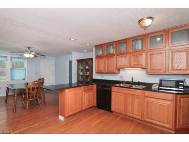 Breakfast bar and plenty of eat in space.