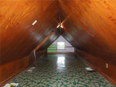 3rd bedroom upstairs