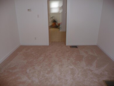 743 ann st. 014