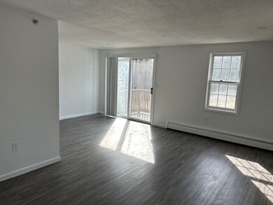 23 Lantern Ln unit 8, Dracut, MA 01826 - photo 4