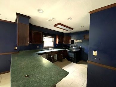 1103 Stewart Ave, Bainbridge, GA 39819 - photo 2