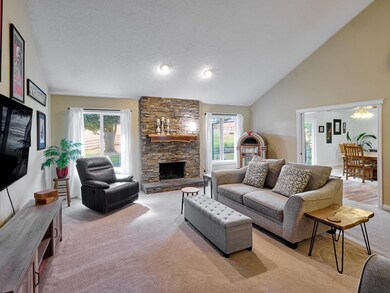 8166 Saghalie Dr S, Salem, OR 97306 - photo 6