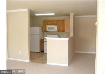 1061 Gardenview Loop unit 201, Woodbridge, VA 22191 - photo 2