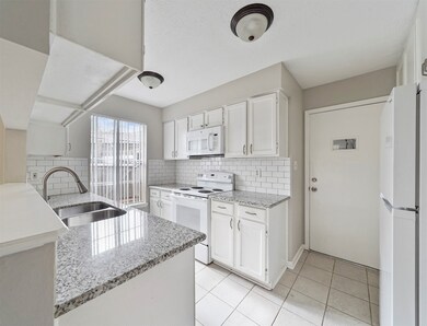 9813 Ibis Ln, Conroe, TX 77385 - photo 2