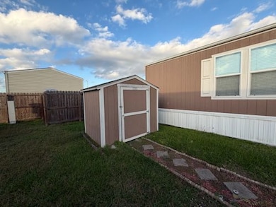 299 Oak Pond Dr, Manvel, TX 77578 - photo 2