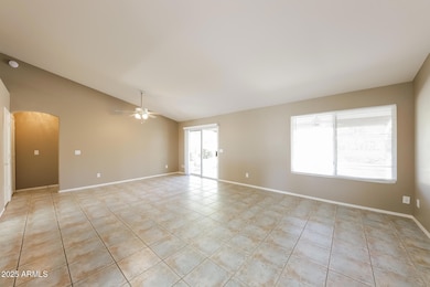002-photo-living-room-13213420