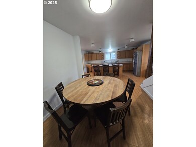 203 N Alder St, Wallowa, OR 97885 - photo 5