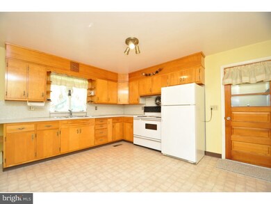 820 Washington St, Shoemakersville, PA 19555 - photo 4