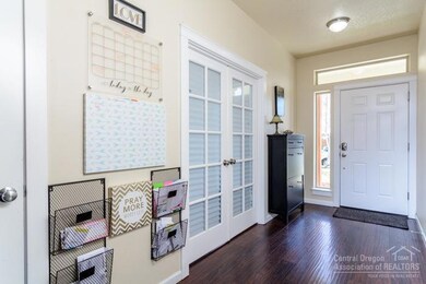 2915 SW Indian Place, Redmond, OR 97756 - photo 2