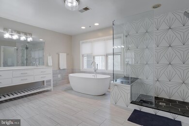 5210 Summit Dr, Fairfax, VA 22030 - photo 3