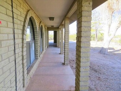 023-603519 - front patio