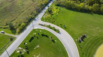 2264 Copper Creek Dr, Crown Point, IN 46307 - photo 4