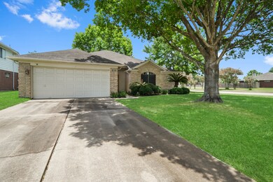 4825 E Columbary Dr, Rosenberg, TX 77471 - photo 2