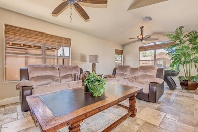 Living room / Dining / Game room!