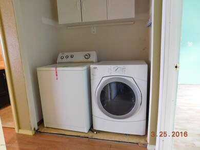 Washer/Dryer Hookups