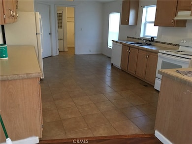 1364 60th St W, Rosamond, CA 93560 - photo 4