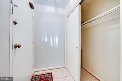 10720 West Dr unit 204, Fairfax, VA 22030 - photo 4