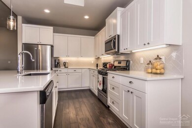 3647 SW 45th St, Redmond, OR 97756 - photo 4