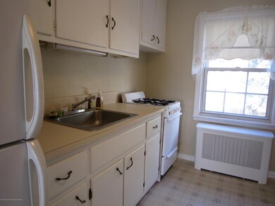 46 C Pinckney Rd-8:Kitchen