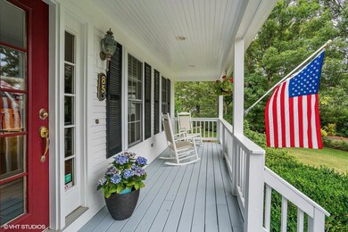 20_85JilliannsWay_65_Porch_MLSuse_1500x1