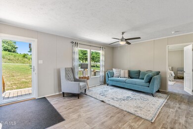 635 Kinser Park Ln-44