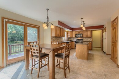 47 Hillando Dr, Shrewsbury, MA 01545 - photo 3