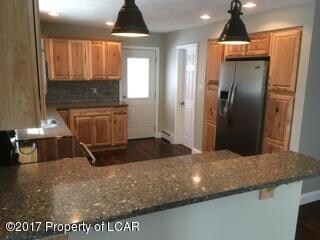 211 Post Hill Rd, Falls, PA 18615 - photo 6