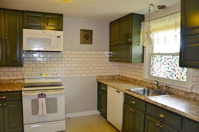 39 Lynn St, Lawrence, MA 01843 - photo 5