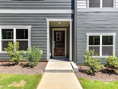 7011 Impulse Ct, Charlotte, NC 28205 - photo 3