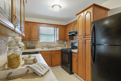 2103 Bills Dr, Jacksonville, FL 32210 - photo 4