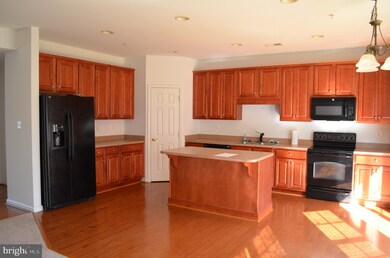 44036 Delphinium Dr, California, MD 20619 - photo 4