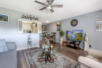 393 Windsor Q, West Palm Beach, FL 33417 - photo 6