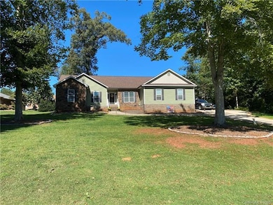 125 Upper Oak Dr, Statesville, NC 28625 - photo 2