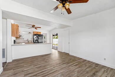 2171 Tarragon Rd, West Palm Beach, FL 33415 - photo 6