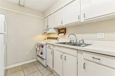 6901 Veterans Memorial Blvd unit 47, Metairie, LA 70003 - photo 4