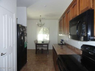 Kitchen W Upgraded Cabinets