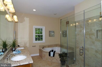 3320 Wilkins Dr, Falls Church, VA 22041 - photo 5