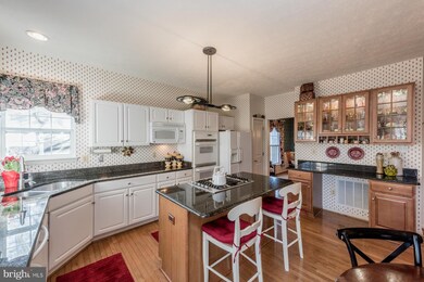 2407 Kemper Rd, Crofton, MD 21114 - photo 5