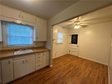 1110 SW Circle Dr, Parsons, KS 67357 - photo 3