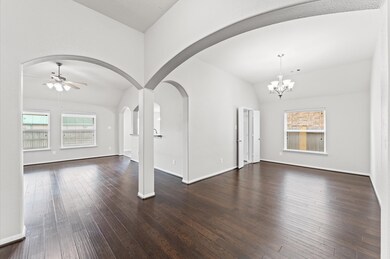 195 Midtown Park Dr, Alvin, TX 77511 - photo 6