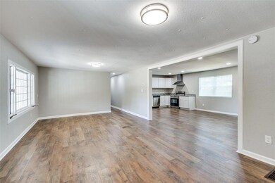 213 S Cardinal Ct, Granbury, TX 76049 - photo 4