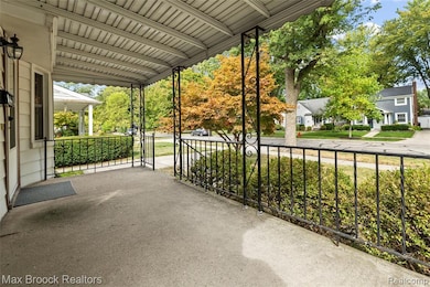 816 E 3rd St, Royal Oak, MI 48067 - photo 2