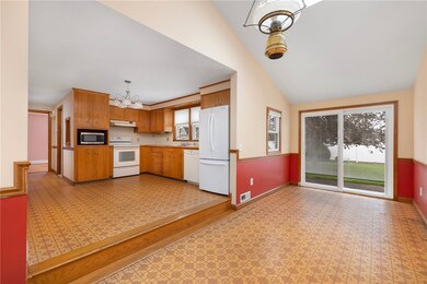 38 Laurelhurst Rd, Cranston, RI 02920 - photo 7