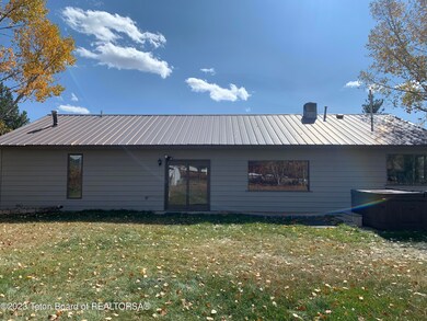 06F626F0-E32C-472E-BC1A-355686517085