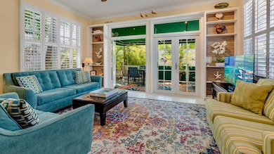 3-212 FLEMING ST living - 1