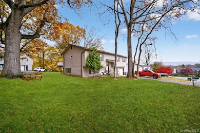 404 Carlton Cir, New Windsor, NY 12553 - photo 5