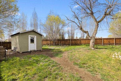 2420 SW 27th St, Redmond, OR 97756 - photo 4